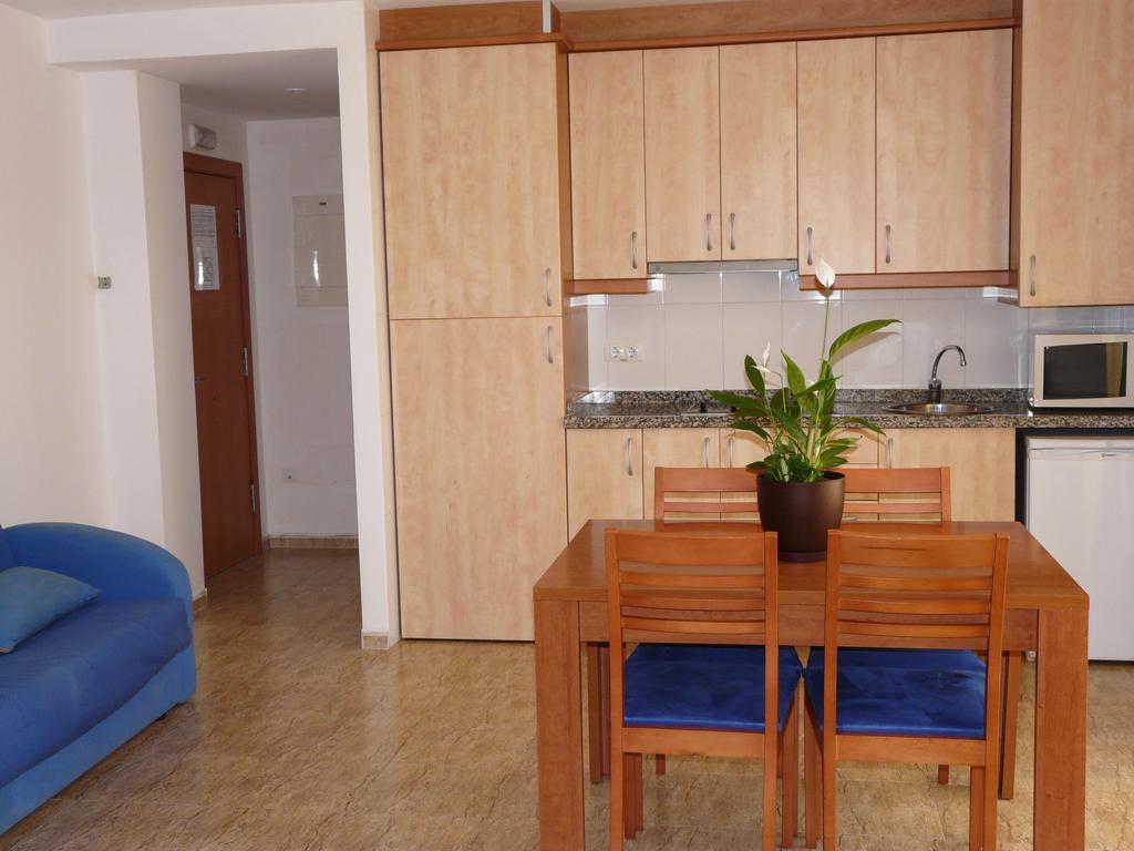 Apart Hotels Mar Blava Cubelles Zimmer foto