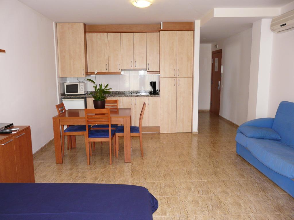 Apart Hotels Mar Blava Cubelles Zimmer foto